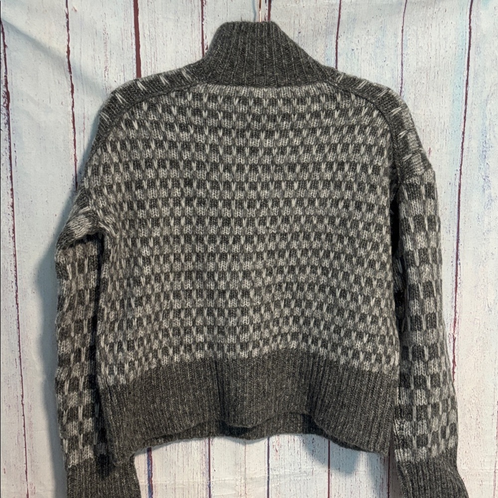 NWOT Everlane The Cloud Checkered Turtleneck - Picture 7 of 9
